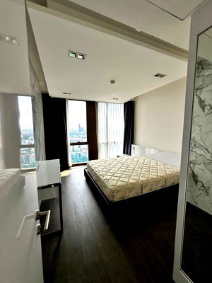 Condos for sale : Condo for sale The Lofts Ekkamai fully furnished.