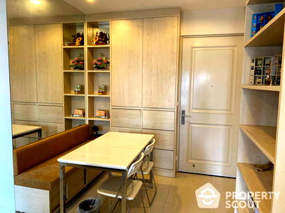 Condos for sale BTS Wongwian Yai : 2-BR Condo at Q House Sathorn near BTS Krung Thon Buri (ID 654946)
