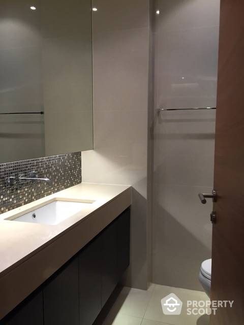 picture 2-BR Condo at The Address Sukhumvit 28 near BTS Phrom Phong (ID 438772) - 1/3