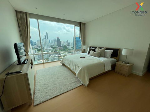 FOR RENT condo , Fullerton Sukhumvit , nice view , high floor , BTS-Ekkamai , Khlong Tan Nuea , Watthana , Bangkok , CX-05910 ✅ Live chat with us ADD LINE @connexproperty ✅ 