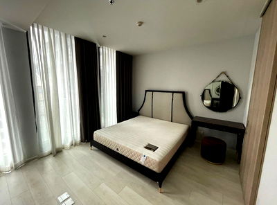 คอนโดให้เช่า : For rent Noble PloenChit เฟอร์นิเจอร์และเครื่องใช้ไฟฟ้าครบ มี Private Lift, LH-RW3574