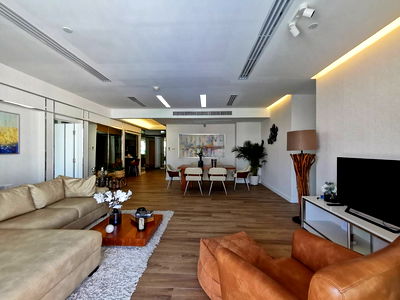 Condos for sale Phrom Phong : LTH9669 – Wilshire FOR SALE size 160 Sq. m. 3 beds 4 baths near BTS Phrom Phong Station 