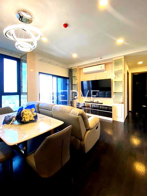 คอนโดให้เช่า : 2 นอน มีอ่าง ห้องสวย ชั้นสูงเสียดฟ้า ดูดาวชิวๆ ที่ทองหล่อ คอนโดติดห้าง Donki Mall ที่ Park Origin Thonglor / ให้เช่าคอนโด