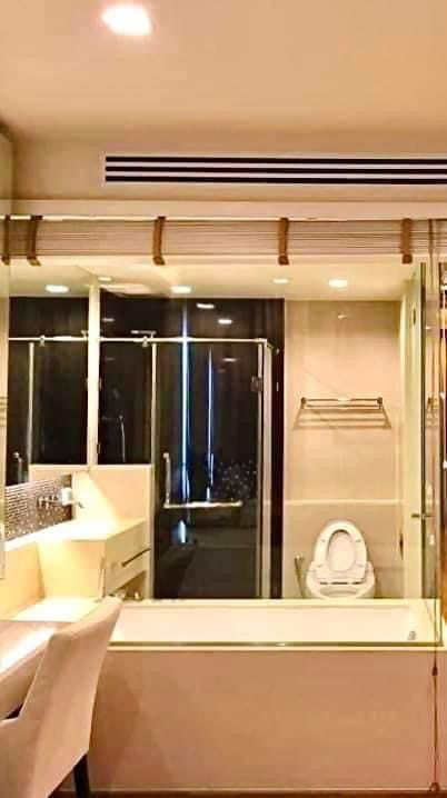 รูป The Address Sathorn 【𝐒𝐄𝐋𝐋& 𝐑𝐄𝐍𝐓】🔥ห้องสุดหรู พื้นที่กว้าง ห้องน้ำผนังกระจก เฟอร์ครบ ใกล้BTSเซนต์หลุยส์🔥ติดต่อไลน์ไอดี: @hacondo - รูปที่ 9/10