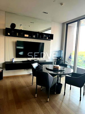 คอนโดให้เช่า : 1 นอน มีอ่าง ห้องใหญ่อยู่สบายๆ กับคอนโดหรูติดสวนลุมพินี สวยเว่อร์ เดินทางสะดวก ใกล้ MRT และ BTS ที่ Saladaeng One / ให้เช่าคอนโด