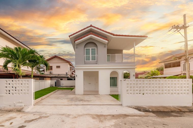 ขายบ้านเดี่ยว 2 ชั้น🏡 สุดคุ้มแต่งครบพร้อมอยู่! พร้อมสนามหญ้า ติดหมู่บ้านวังตาล ล้อมรอบด้วยโรงเรียนนานาชาติหลายแห่ง ใกล้สนามบินเพียง 10 นาที