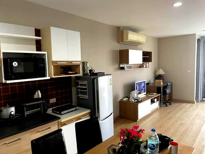 เช่าคอนโด BTS เซนต์หลุยส์ : ห้อง Studio renovate ใหม่ให้เช่าย่านสาทร แอร์ติดตั้งใหม่