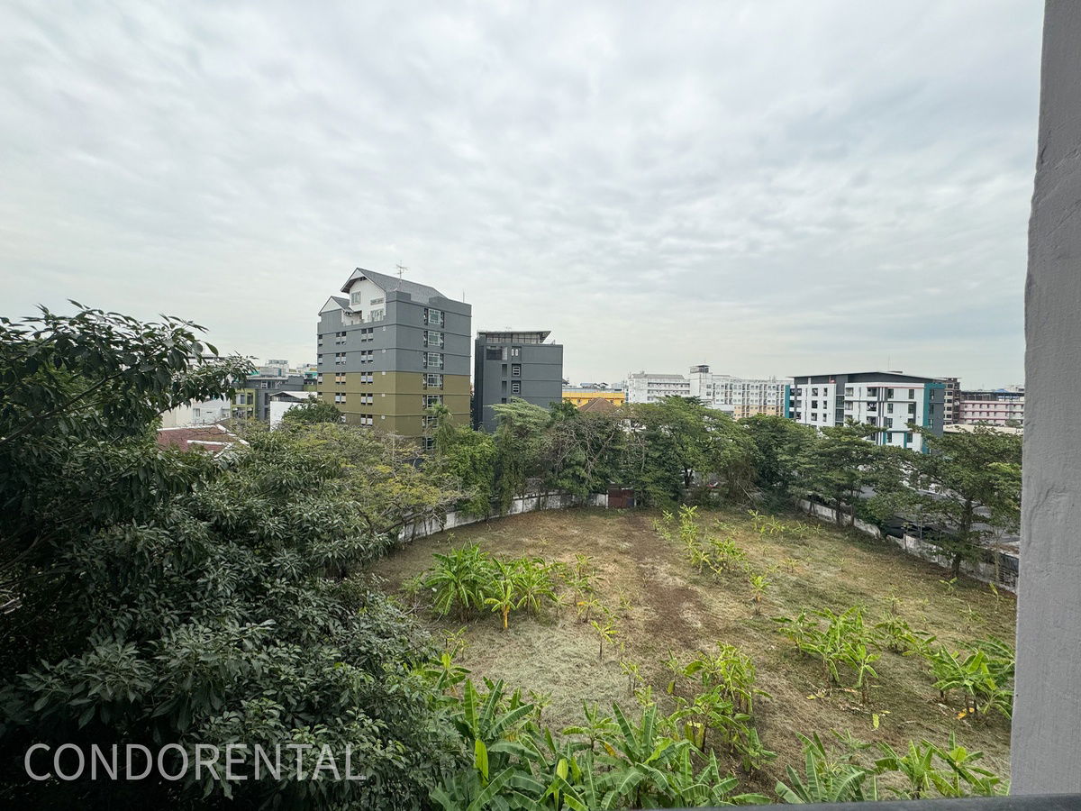 picture LINE @condorental for rent the room at The Collect Ratchada 32 - 11/11
