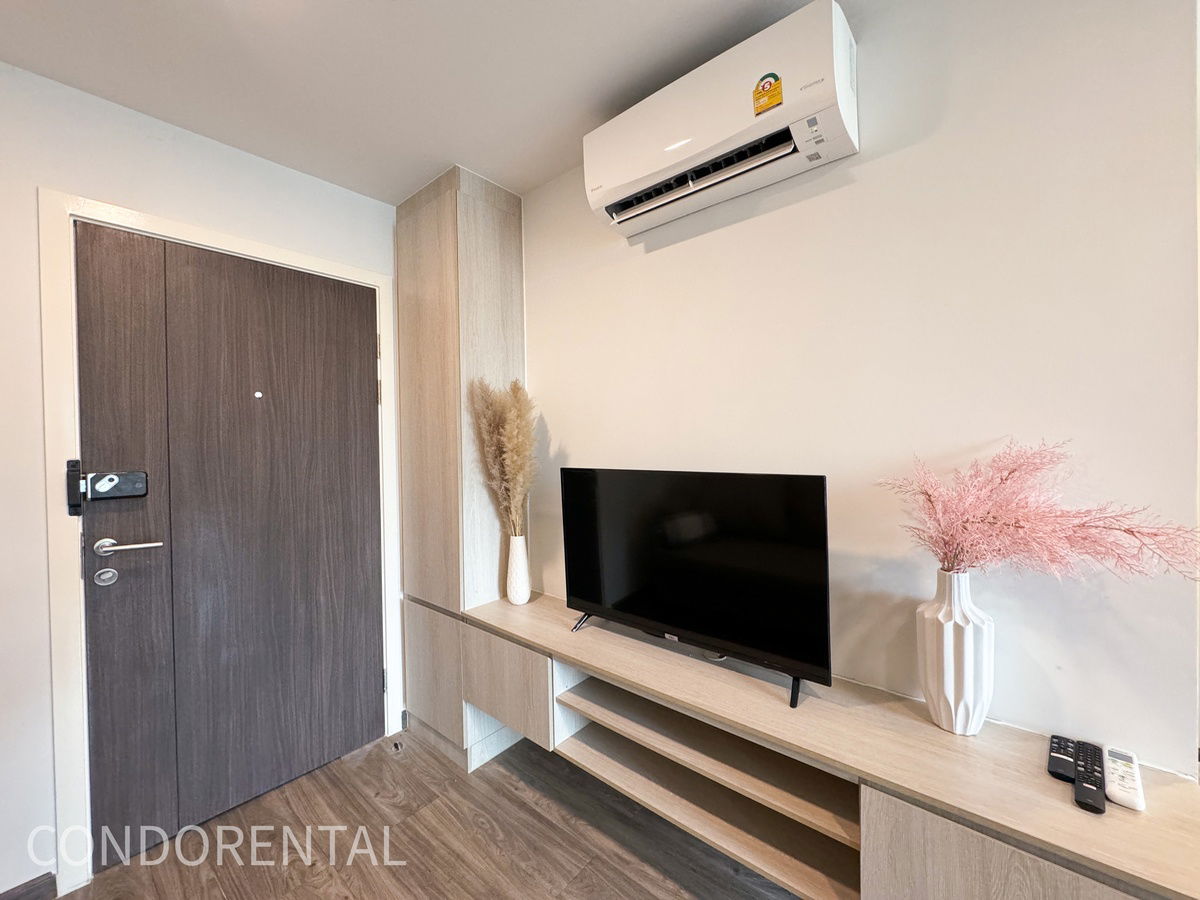 picture LINE @condorental for rent the room at The Collect Ratchada 32 - 5/11