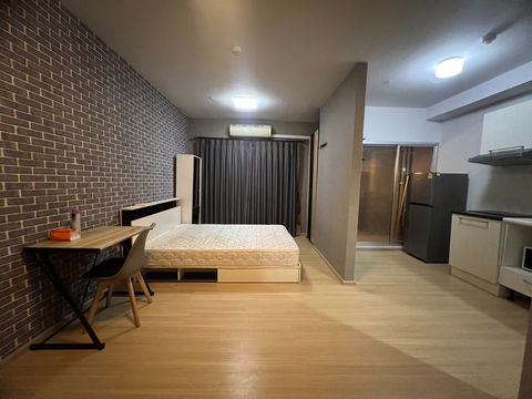 For rent: Plum Condo Samakkhi, fully furnished, 5,500 including common fees, Building D, 3rd floor.