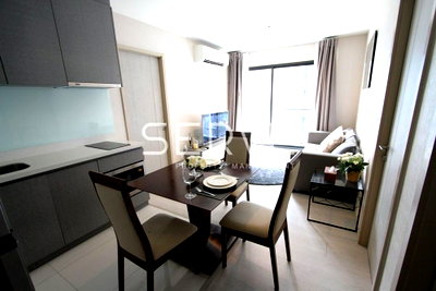 คอนโดให้เช่า : 2 Beds 2 Baths Unit Good View & Good Location Shuttle bus to BTS Thong Lo 350 m. / For Rent-Rhythm Sukhumvit 36 38