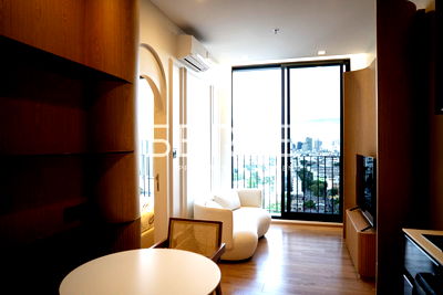 Condos for rent : Condo For Rent Noble Around 33 Modern Style Good view & Good Location Close to BTS Phrom Phong 500 m.