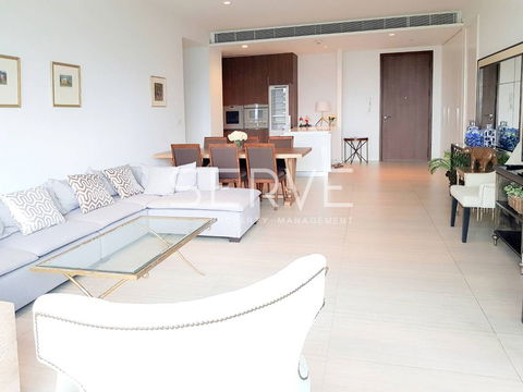 Best view 2 Beds with Bathtub Large Room 131 Sq.m. High Fl. 10+ Good Location BTS Ratchadamri 300 m.-185 Rajadamri