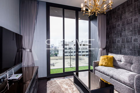 Nice Room 1 Bed with Bathtub Large 47 Sq.m. Good Location BTS Sanam Pao 300 m.-The Monument Sanampao