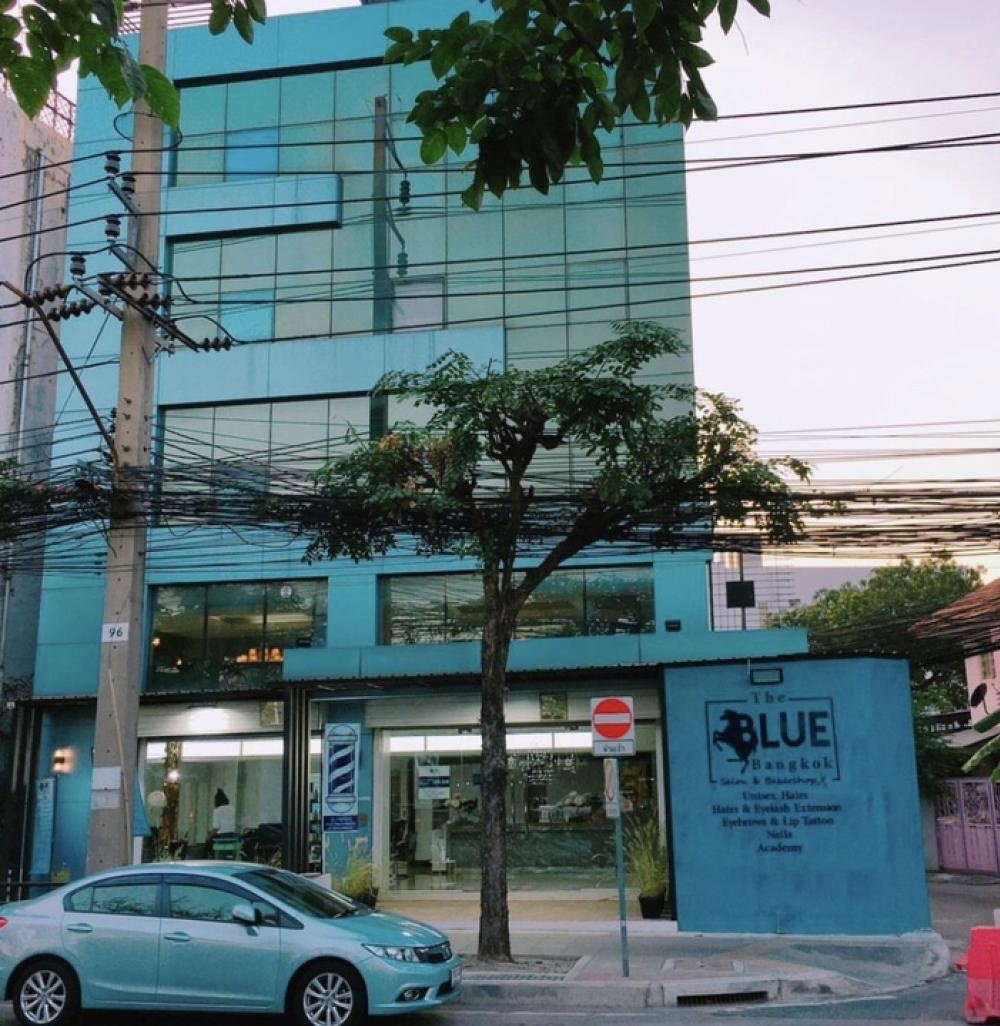 เช่าตึกแถว ซอยเจริญนคร 70  6ชั้น 6 ห้อง 4ห้องน้ำ