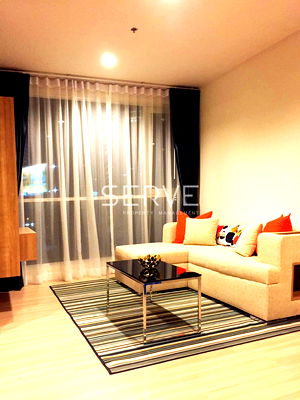 Condos for sale : Corner Room 1 Bath with Bathtub Good Location BTS Saphan Taksin station 340 m. / For Sale-Rhythm Sathorn