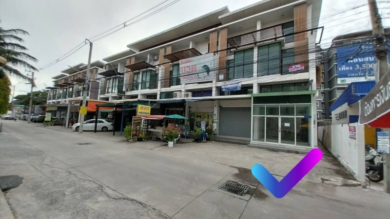 ขายอาคารพาณิชย์ : ขาย อาคารพานิชย์ ห้องมุม ติดตลาดนินจา อมตะ ชลบุรี ทําเลดีมาก อยู่หน้า คอนโดเดอะทรัสต์,อมตะ เพียง 3.89 ล้านบาท เท่านั้น โทร.091-082-8888