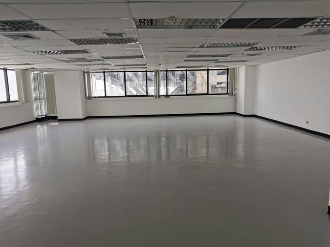Office for rent Phayathai Plaza office size 145 sq m, near bts Phayathai and airport link Ratchathewi