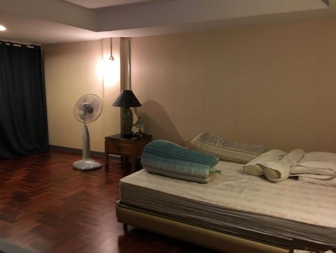 5-bed townhouse for sale, 29 sq wah, Khlong San