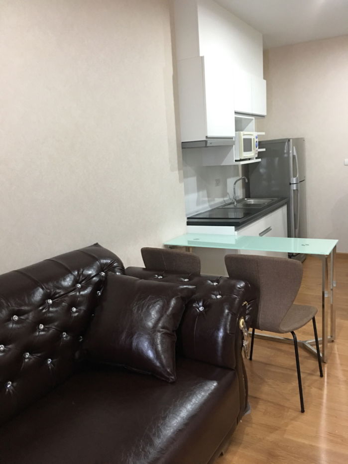 picture The Parkland Phetkasem for Rent - 1/8