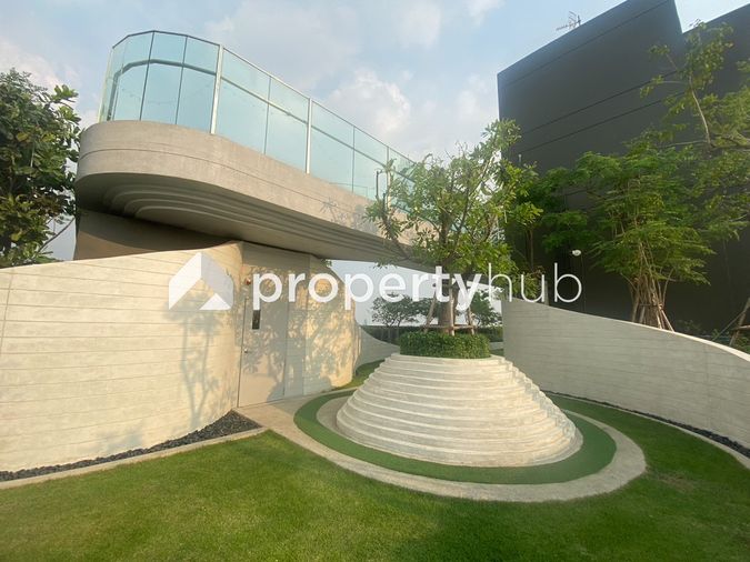 Altitude Unicorn Sathorn - Thapra