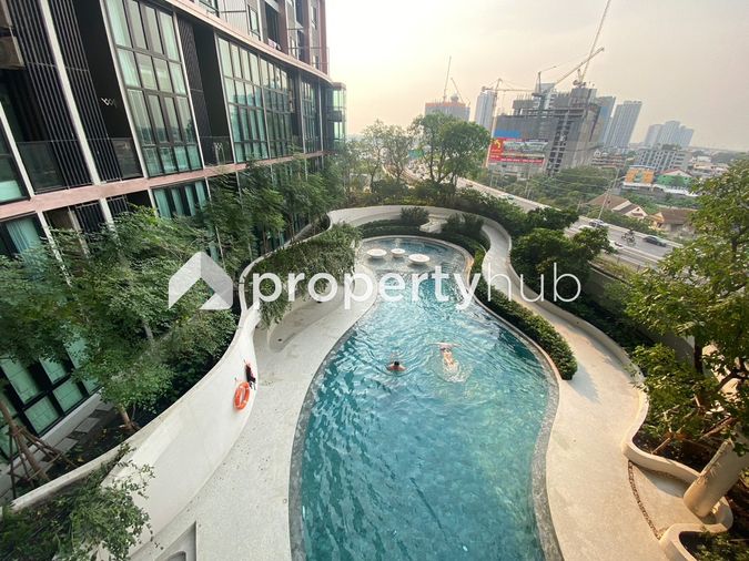 Altitude Unicorn Sathorn - Thapra