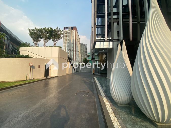 Altitude Unicorn Sathorn - Thapra