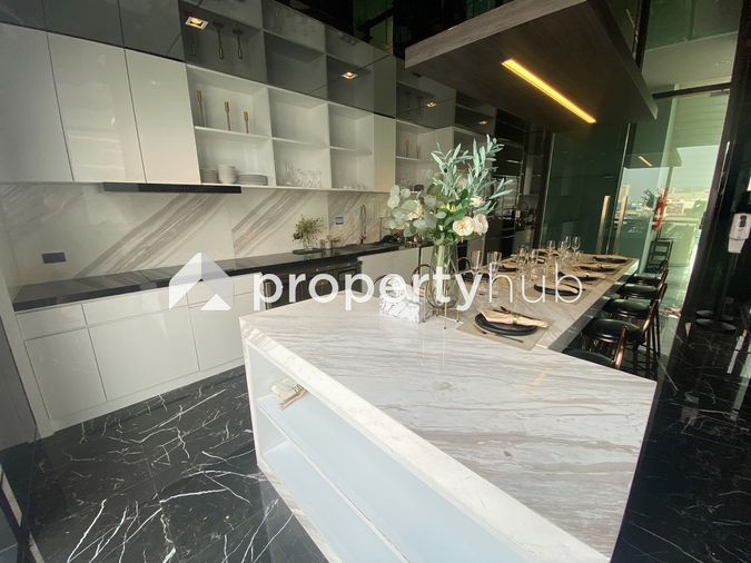 Altitude Unicorn Sathorn - Thapra