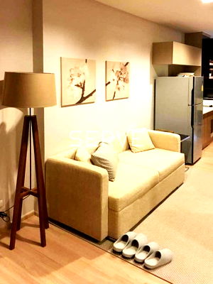 Condos for rent BTS Saphan Taksin : 1 Bed Homey Style Good View Good Location BTS Saphan Taksin station 340 m. at Rhythm Sathorn Condo / For Rent