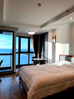 Condos for rent Robinson Sriracha : Building A,16th fl.,sea view,35 sqm.,complete furniture/electrical appliances! Only 12,000 baht/month.