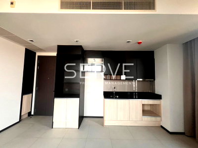 ขายคอนโด : 2 Beds 2 Baths Large Room Good Location BTS Asok 250 m. & MRT Sukhumvit 200 m. / For Sale-Edge Sukhumvit 23