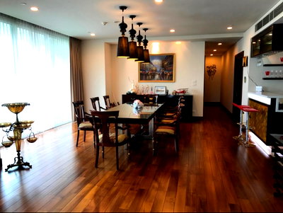 Condos for rent : For rent: The Park Chidlom, beautiful, luxurious room, 3 bedrooms, ready to move in, near BTS Chidlom. If interested, contact Line @841qqlnr