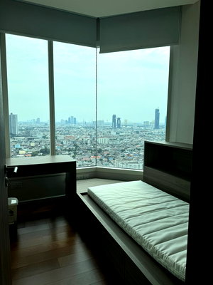 ขายคอนโด : LTHC9842 – Menam Residence FOR SALE size 66 Sq. m. 2 beds 2 baths Near BTS Saphan Taksin Station ONLY 16 MB
