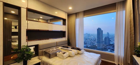 LTHC9837 – Menam Residence FOR SALE size 77 Sq. m. 2 beds 2 baths Near BTS Saphan Taksin Station ONLY 16.9 MB