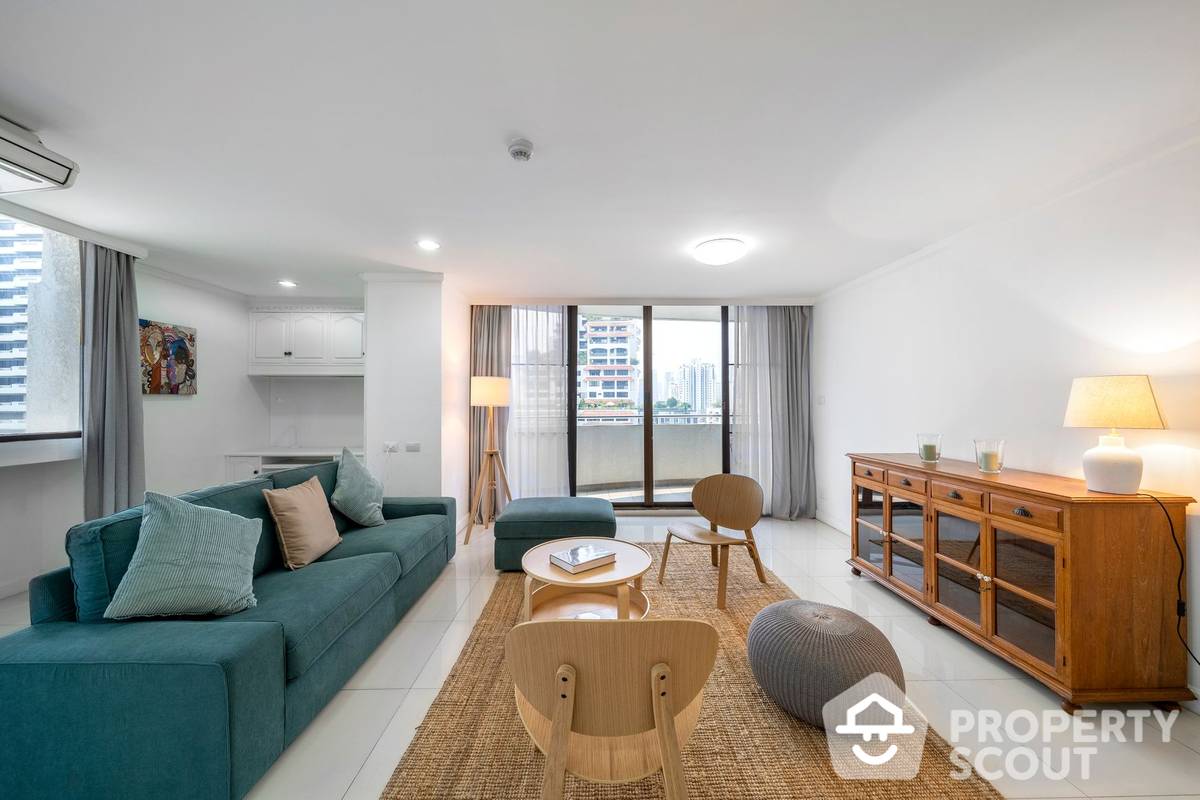 picture 2-BR Condo at Supalai Place Sukhumvit 39 near MRT Phetchaburi (ID 995097) - 25/30