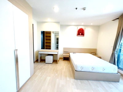 Condos for rent : For Rent RHYTHM RATCHADA Fully Furnished (Near MRT Ratchadaphisek)