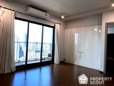 Condos for sale Phaya Thai : 2-BR Condo at Ideo Phaholyothin Chatuchak near BTS Saphan Khwai (ID 1443875)