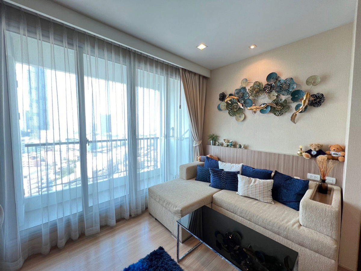 picture Rhythm Sathorn | 2 Bedrooms Good Size High Floor and Nice View | Near Robinson Bangrak - 1/12