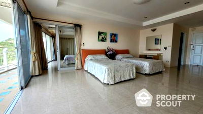 Condos for sale : 2-BR Condo at Chamchuri Condo 2 close to Khao Takiab beach (ID 1297844)
