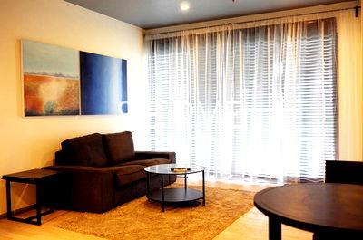 Condos for rent : 1 Bed with Bathtub 51.23 sq.m. Good Location Shuttle bus to BTS Thong Lo 2.1 K.m. / For Rent & Sale-Noble Solo