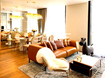 Condos for rent : Beautiful & Modern Style Unit 2 Beds 2 Baths with Bathtub Good Location BTS Phrom Phong / Rent&Sale-Noble BE33