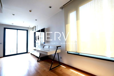 Condos for rent : 2 Beds with Bathtub Large Room High Fl. 20+ Good Location BTS Thong Lo 100 m. / For Rent & For Sale-Keyne By Sansiri