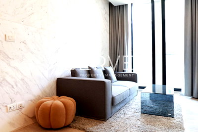 Condos for rent : Corner Room 2 Beds Nice Decaorate High Fl. 15+ Perfect Location BTS Phloen Chit / For Rent & Sale-Noble Ploenchit