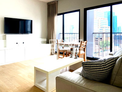 Condos for rent : Open view 2 side Corner unit 1 Bed with Bathtub Good Location  BTS Ekkamai 200 m. / Condo For Rent -Noble Reveal (โนเบิล รีวิล)