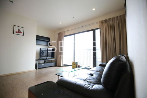 Corner unit 1 Bed with Bathtub Large Room Perfect Location BTS Thong Lo / For Rent & For Sale-Noble Remix