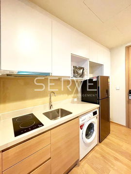 5.8 MB-Studio with Partition 27.36 sq.m. High Fl. 10+ Good Location BTS Phrom Phong  500 m./For Sale-Noble Around 33