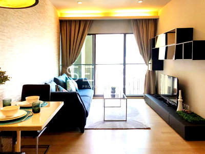 คอนโดให้เช่า : Hot Price! Large Room 1 Bed with Bathtub Close to BTS Phrom Phong 200 m. / For Rent & For Sale -Noble Refine
