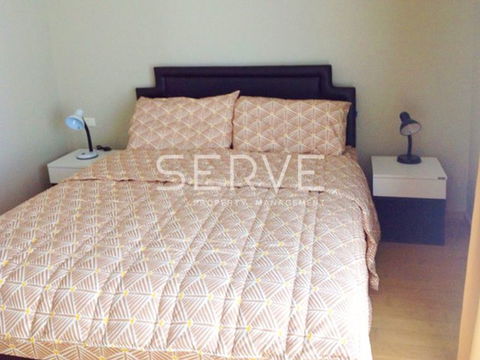 Corner 1 Bed with Bathtub on High Floor good location @BTS Ekkamai / Condo For Rent & Condo For Sale-Noble Reveal