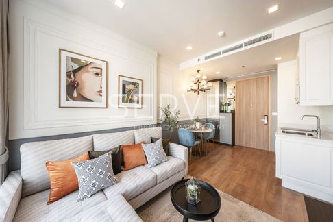 New Modern Luxury 1 Bed with Unblock View New Condo Close to BTS Phrom Phong 500 m. / Condo For Sale-Noble BE33