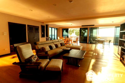 Condos for sale : 3-BR Condo at Cha-am Beach Club close to Cha-Am Beach (ID 1110924)